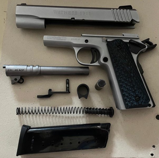 Tanfoglio Witness 1911 démonté lors de l'essai